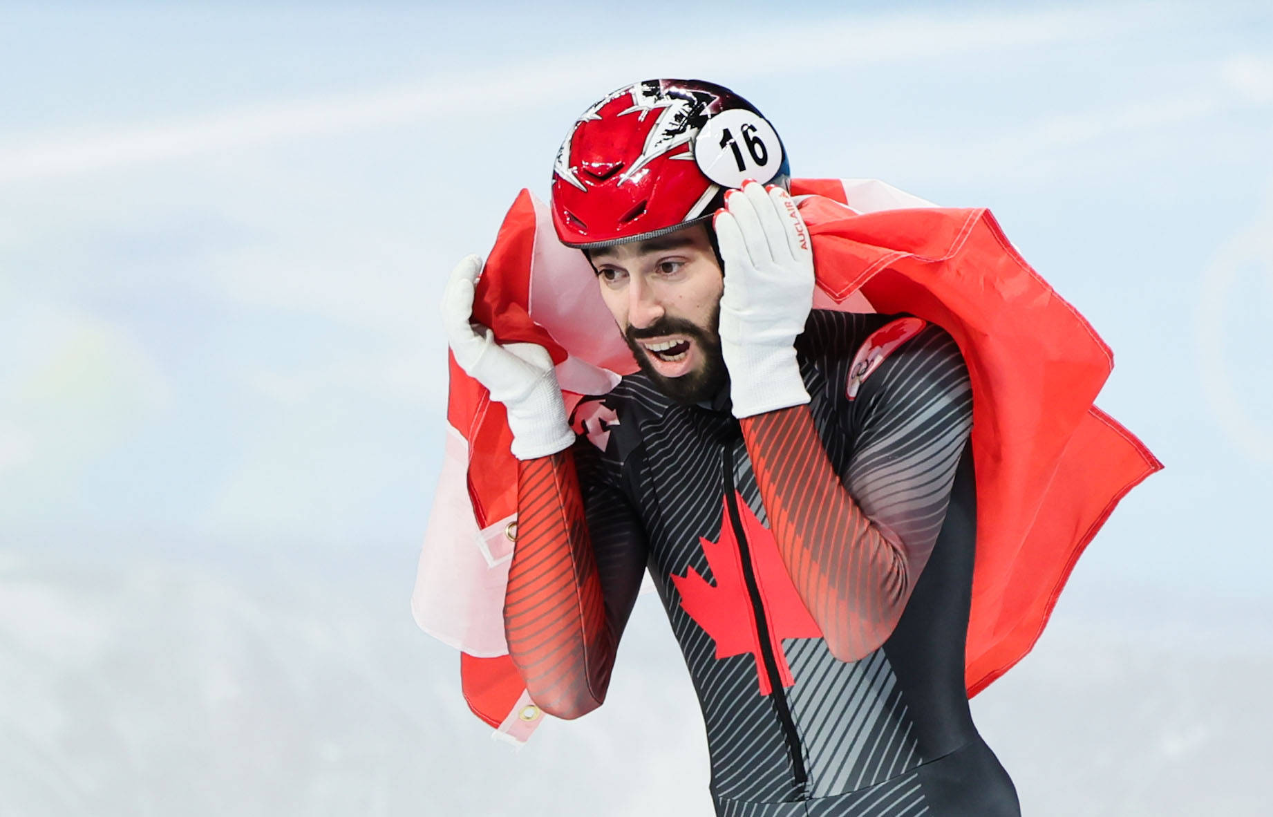 短道速滑比赛男子项目异军突起的新星 短道速滑比赛男子项目异军突起的新星