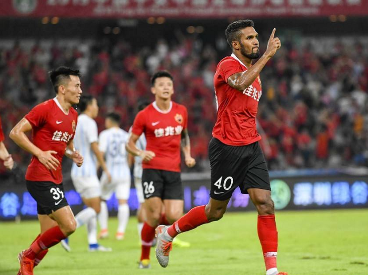 大连宏运客场大胜泰达,继续领跑中超 大连宏运客场大胜泰达,继续领跑中超