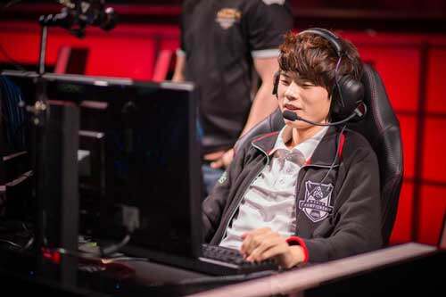 C9轻取DK,Deft开启传奇时刻成都决赛之夜3:0(北京) C9轻取DK,Deft开启传奇时刻成都决赛之夜3:0(北京)