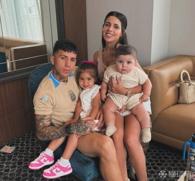 包含罗纳尔多公开承认与妻子分居的词条 包含罗纳尔多公开承认与妻子分居的词条