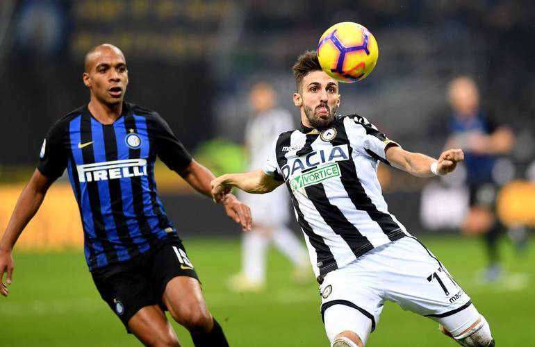 包含乌迪内斯主场大胜卡利亚里，提升士气的词条