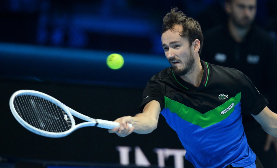 世界网球队险胜英国网球队,兹维列夫绝境逆转的简单介绍 世界网球队险胜英国网球队,兹维列夫绝境逆转的简单介绍