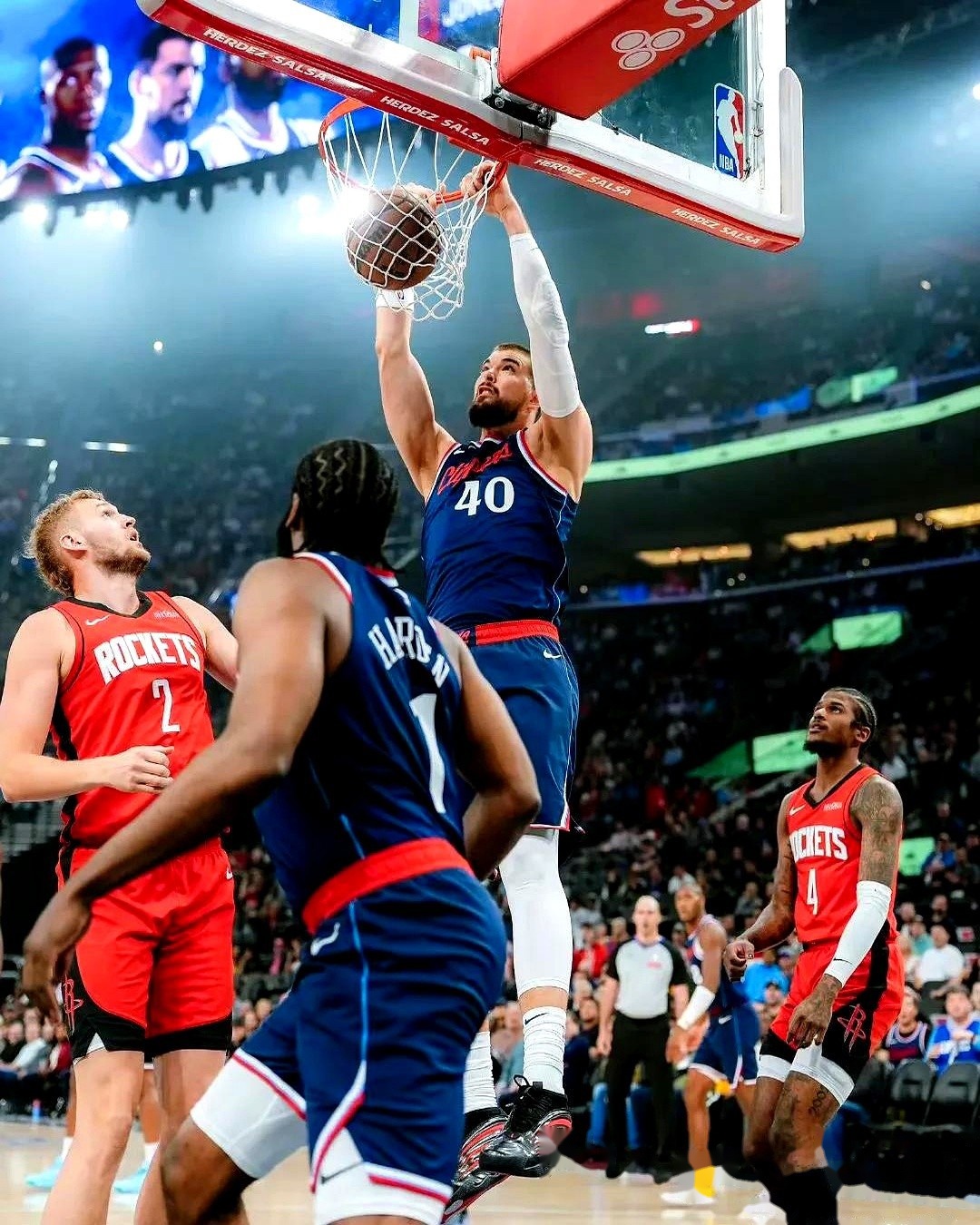 篮网逆转火箭获得胜利 篮网逆转火箭获得胜利