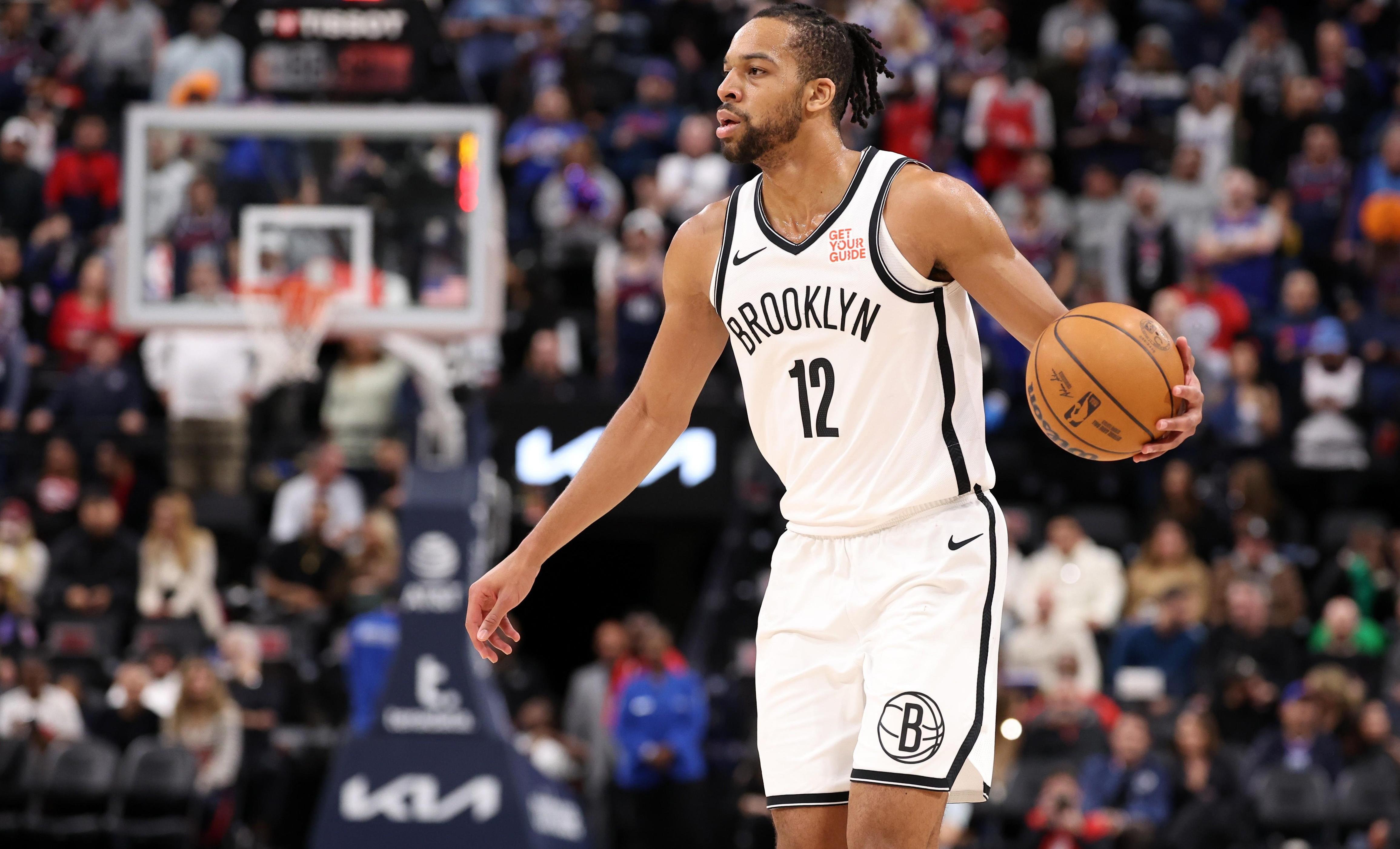 篮网客场击败马刺，取得七连胜