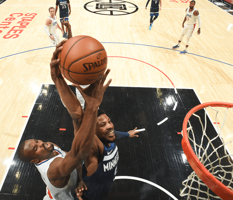 关于快船大胜雄鹿,乔治连续砍30+10的信息 关于快船大胜雄鹿,乔治连续砍30+10的信息