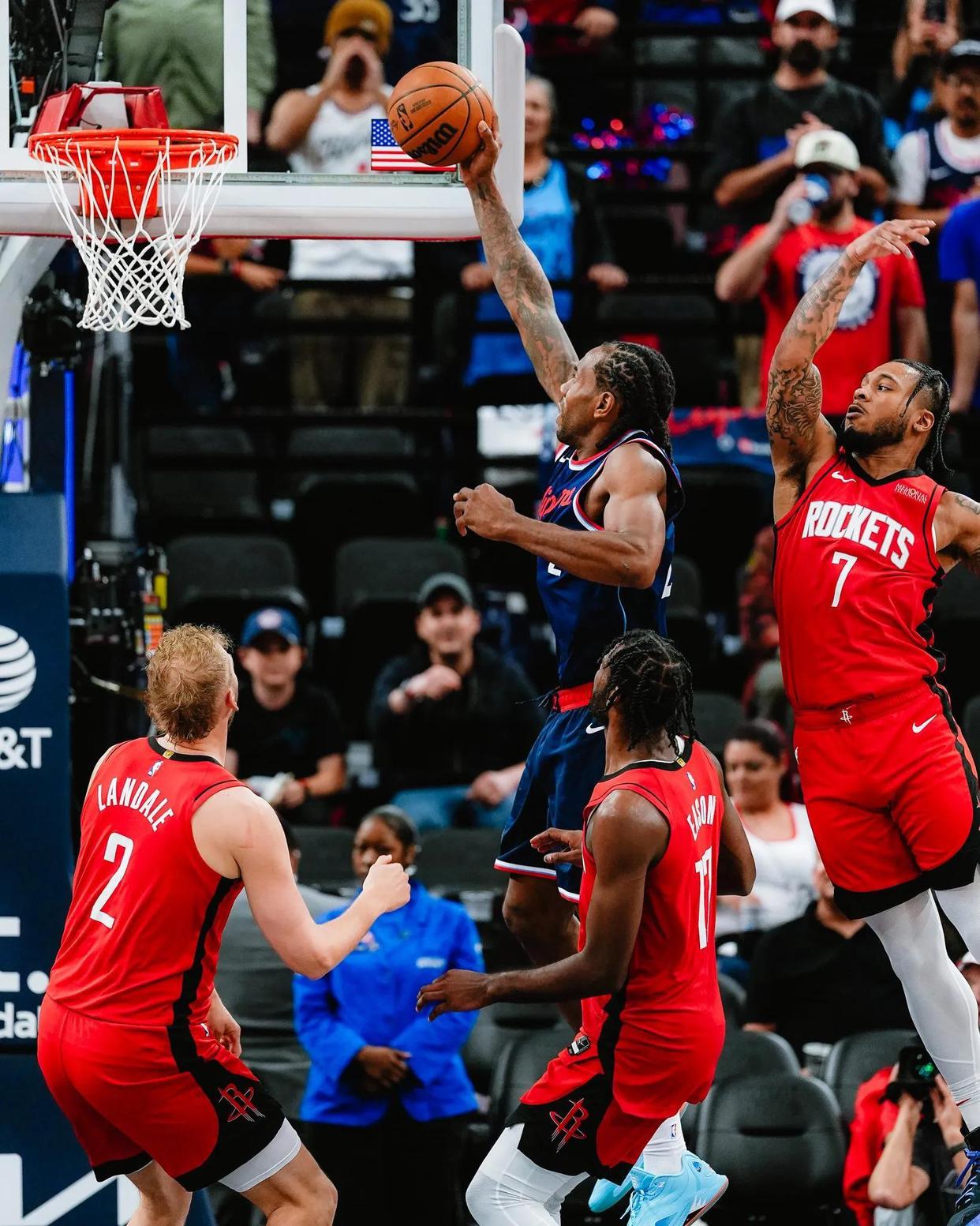 关于快船大胜雄鹿,乔治连续砍30+10的信息 关于快船大胜雄鹿,乔治连续砍30+10的信息