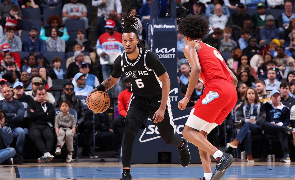 灰熊不敌尼克斯,四连败 灰熊不敌尼克斯,四连败