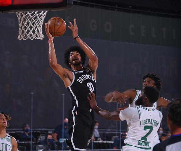 雄鹿逆转篮网,米德尔顿狂砍40分 雄鹿逆转篮网,米德尔顿狂砍40分