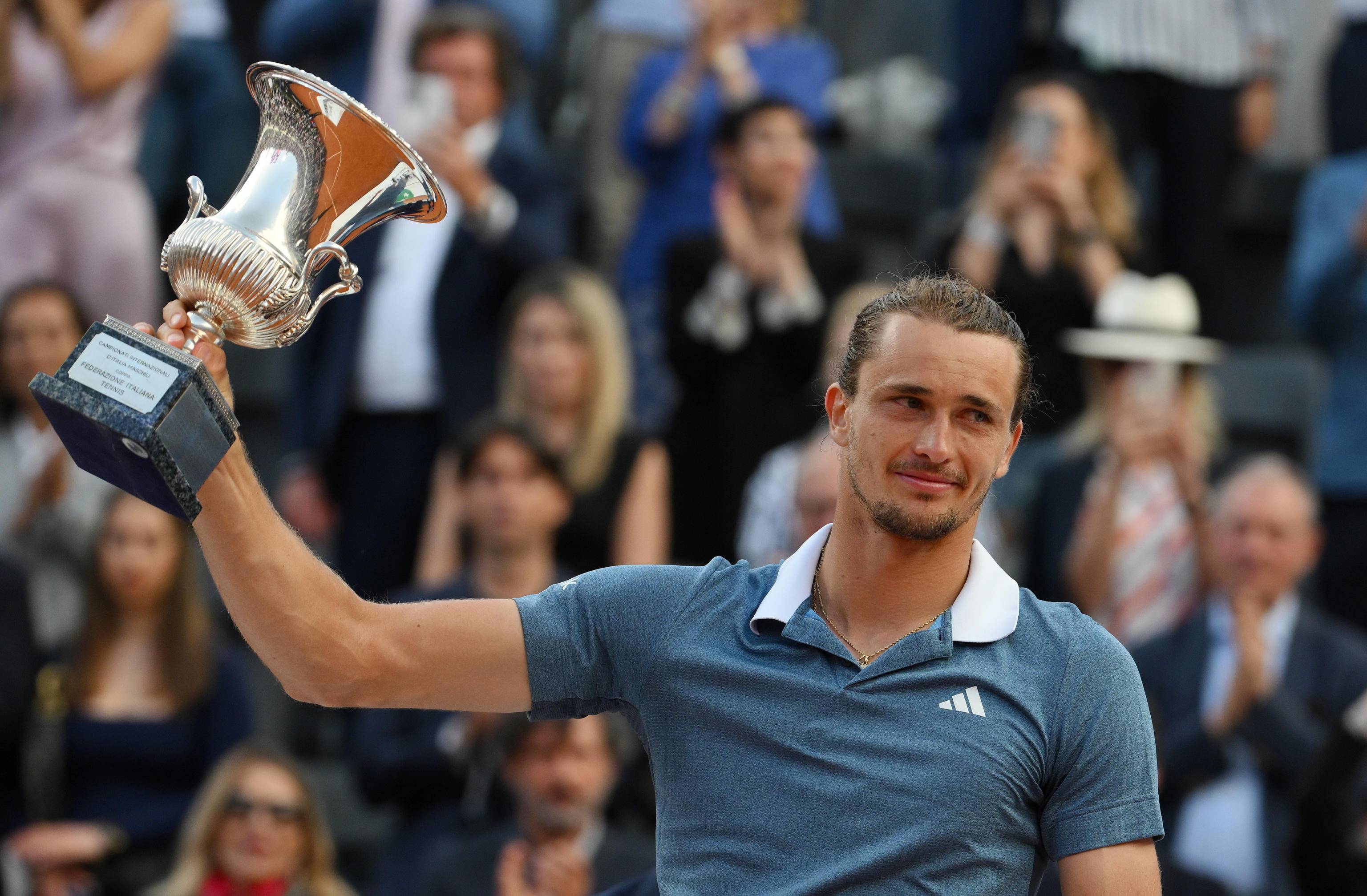 西班牙网球队逆转世界网球队,兹维列夫打破历史纪录的简单介绍 西班牙网球队逆转世界网球队,兹维列夫打破历史纪录的简单介绍