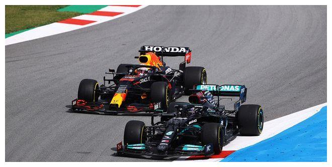 阿斯顿马丁鏖战红牛二队,拉塞尔关键制胜 阿斯顿马丁鏖战红牛二队,拉塞尔关键制胜