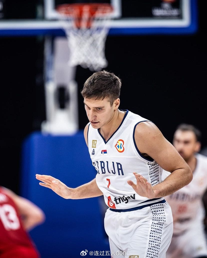 塞尔维亚队毫无悬念，轻松晋级
