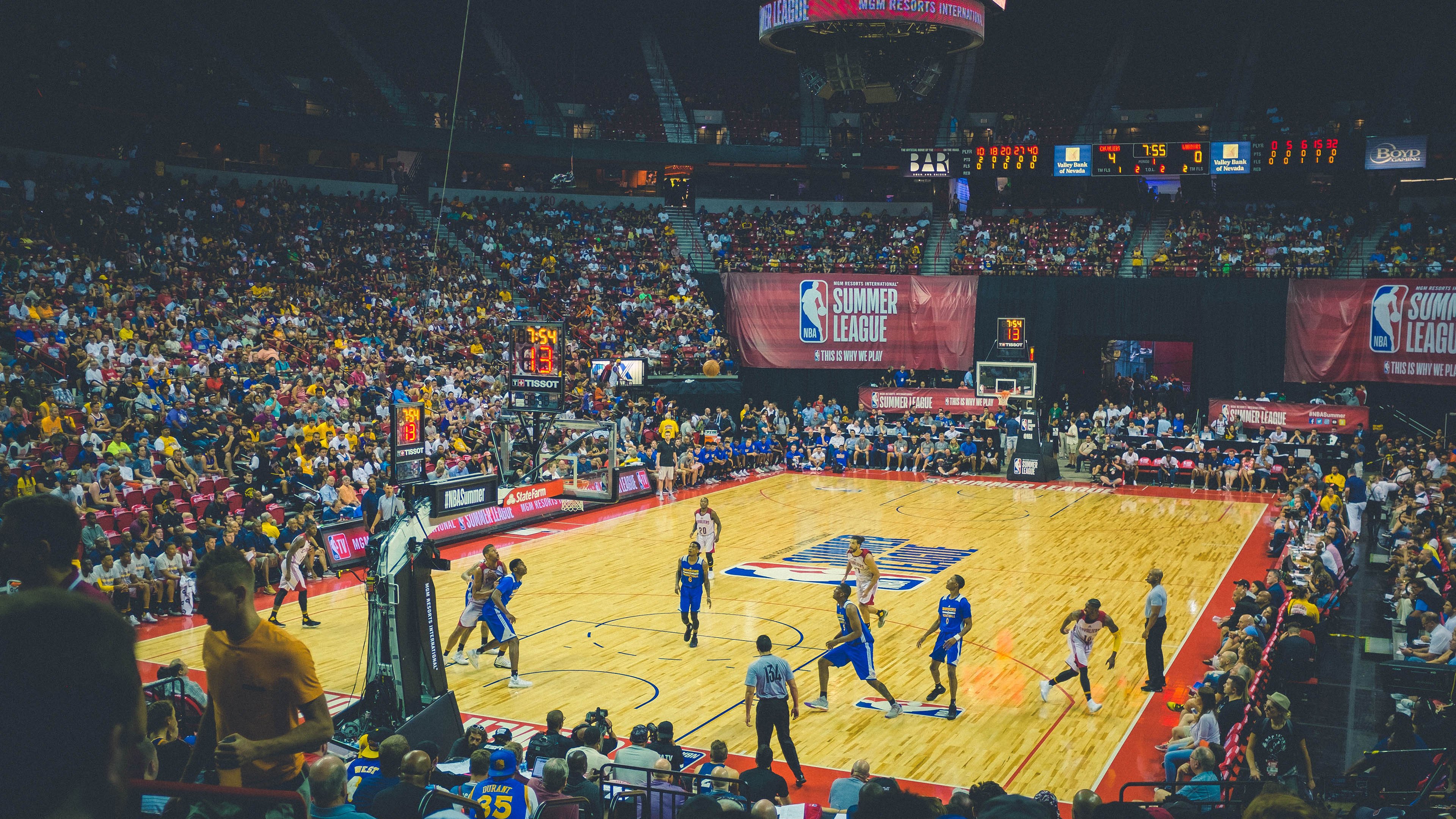 篮球巅峰对决，北京队仿若意甲豪门，全面压制篮网