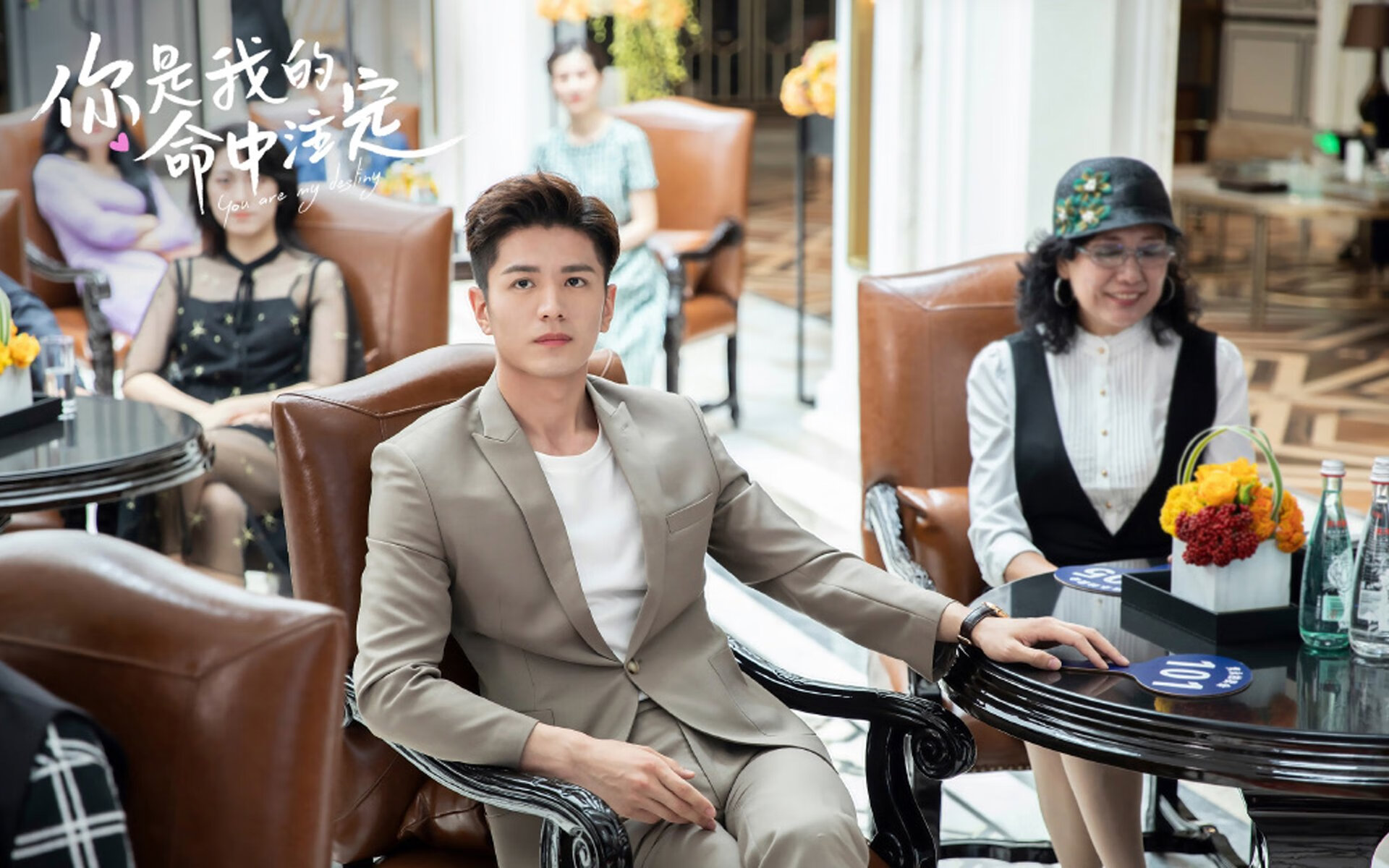 黄蜂绝地反击！F1式街道缠斗在篮球场上演