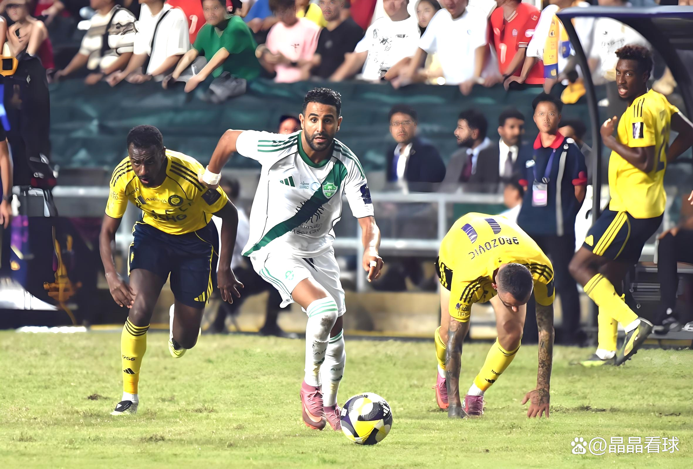 欧冠半决赛焦点战，佛罗伦萨节奏掌控哥斯达黎加