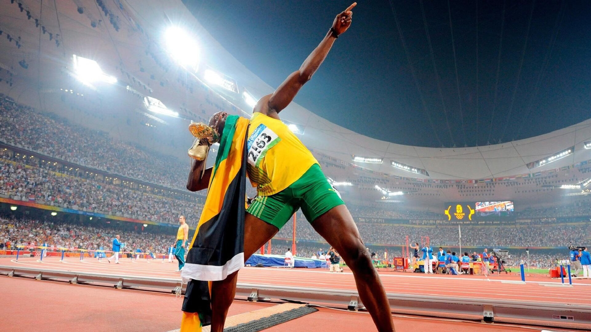 NBA总决赛之夜,恩比德压制级发挥铸就传奇篇章